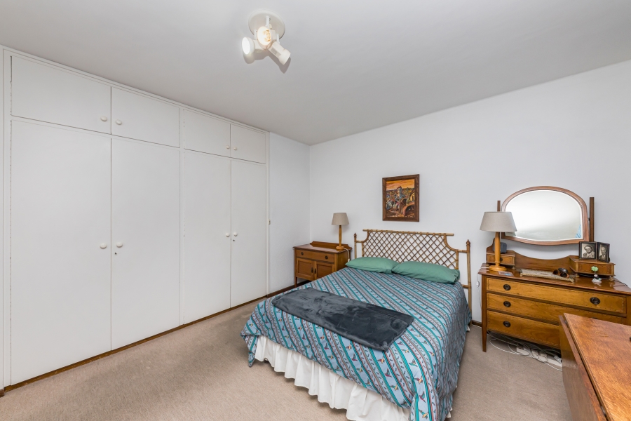 2 Bedroom Property for Sale in Sea Point Western Cape